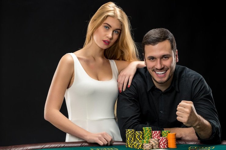 Tahap flop, turn, dan river di Casino Hold'em wayang toto